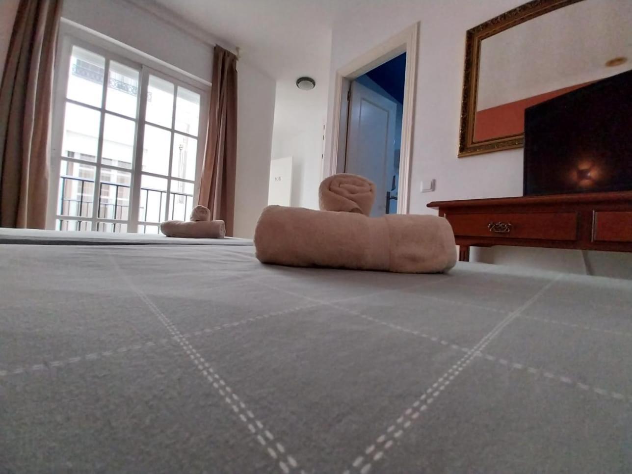 Hostal Montys نيرخا المظهر الخارجي الصورة