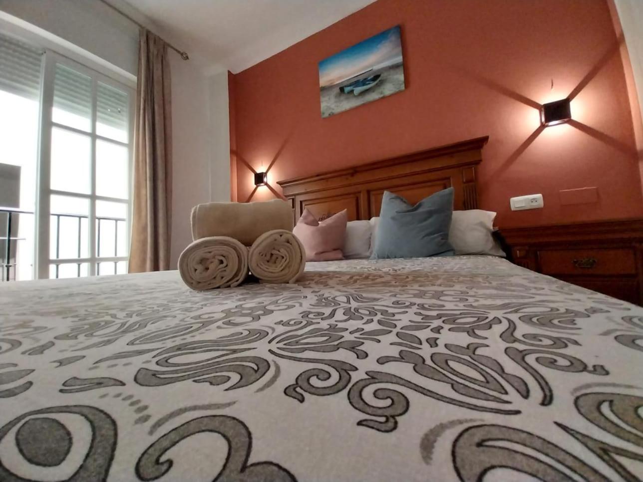 Hostal Montys نيرخا المظهر الخارجي الصورة