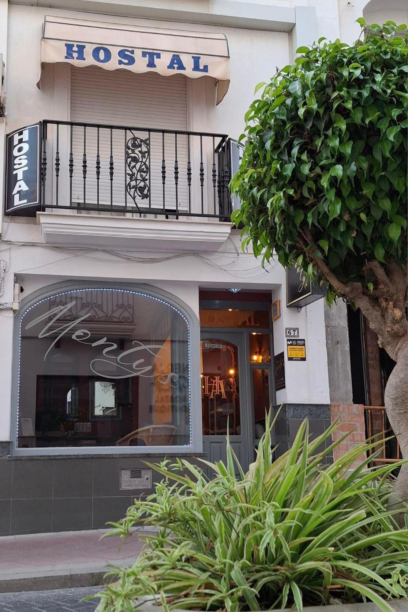 Hostal Montys نيرخا المظهر الخارجي الصورة