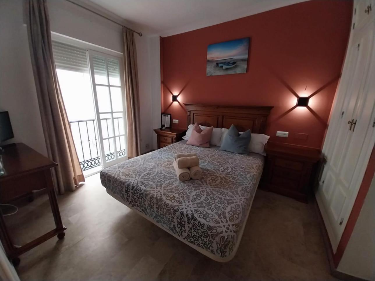 Hostal Montys نيرخا المظهر الخارجي الصورة