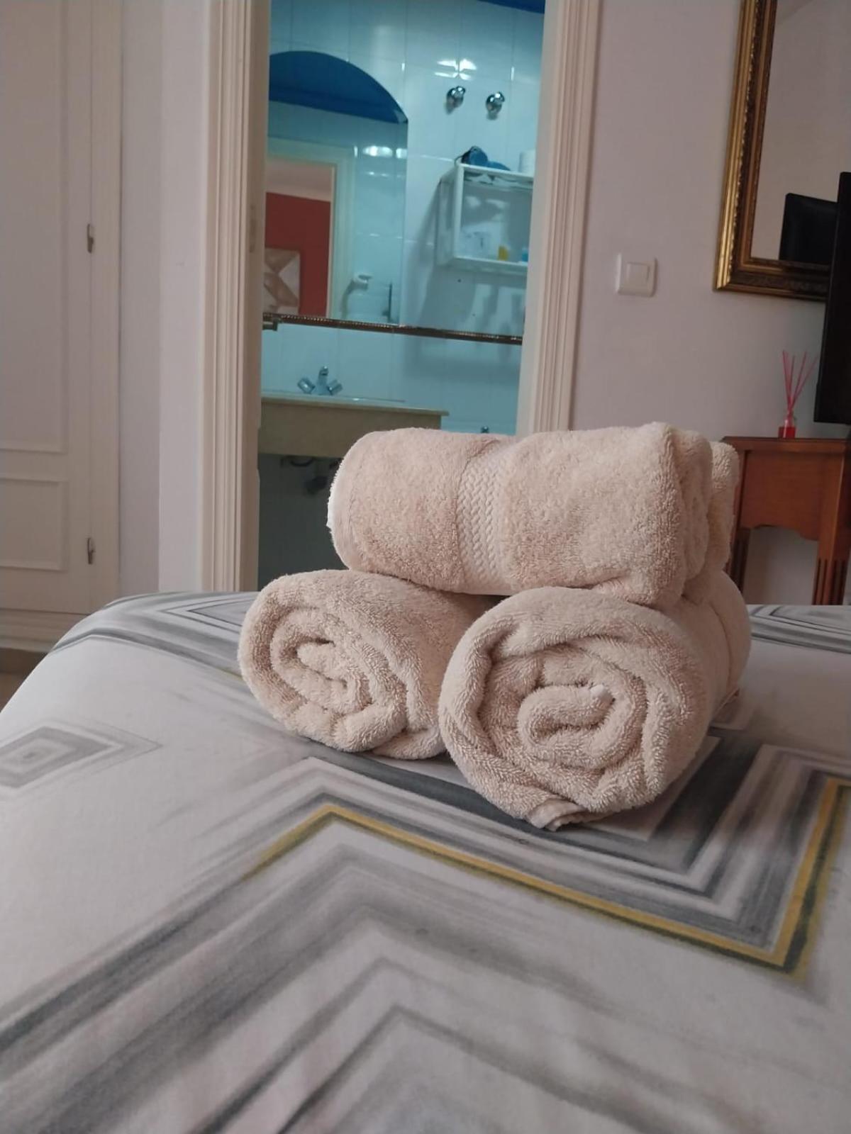 Hostal Montys نيرخا المظهر الخارجي الصورة