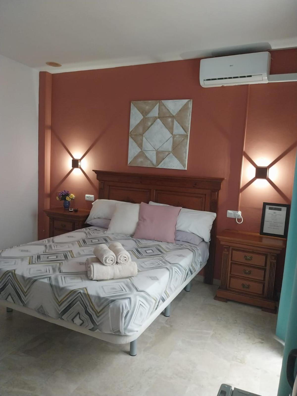 Hostal Montys نيرخا المظهر الخارجي الصورة