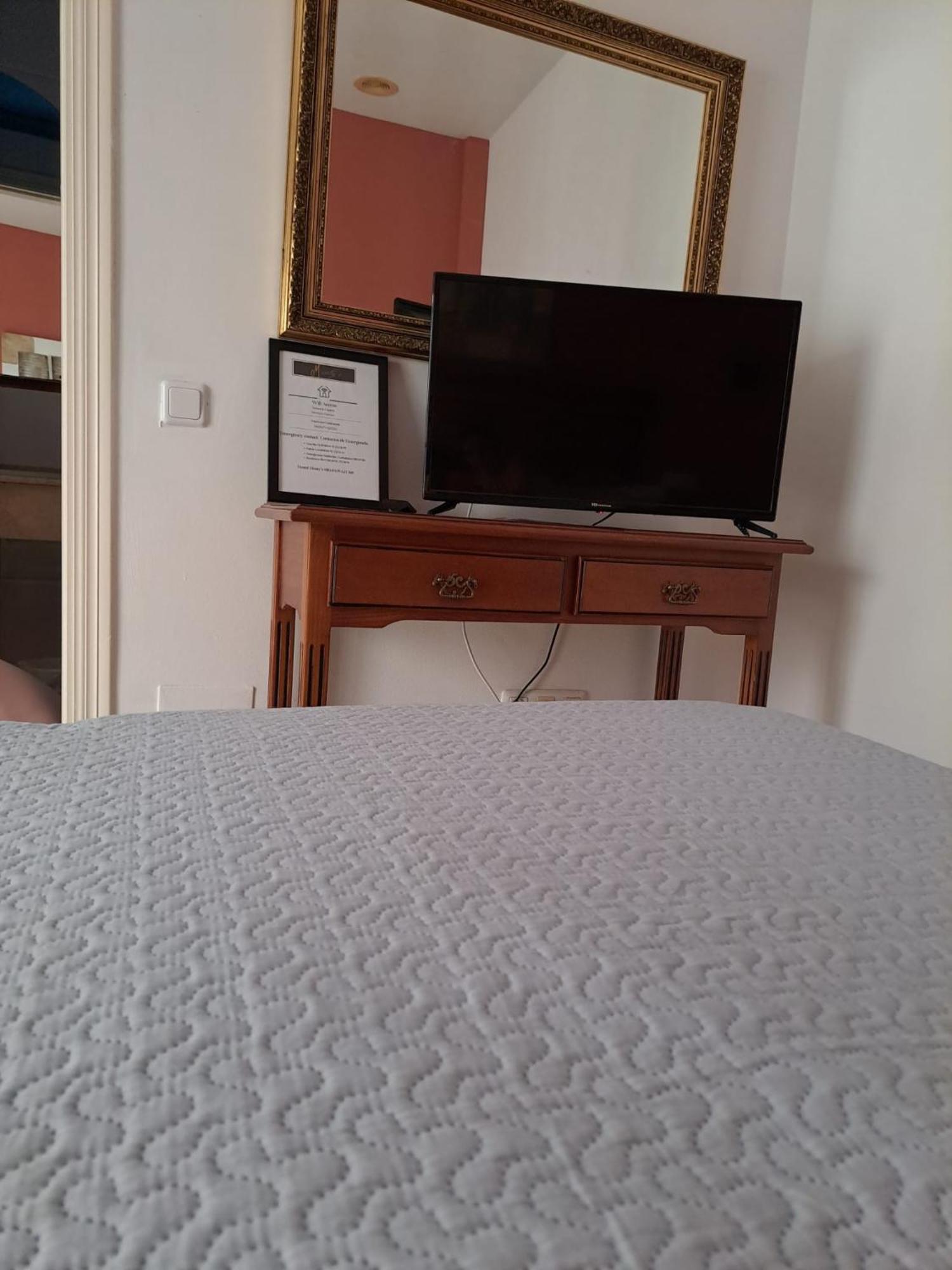 Hostal Montys نيرخا المظهر الخارجي الصورة