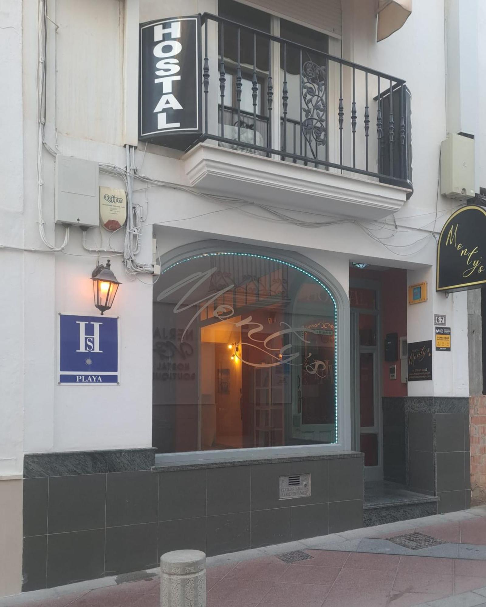 Hostal Montys نيرخا المظهر الخارجي الصورة