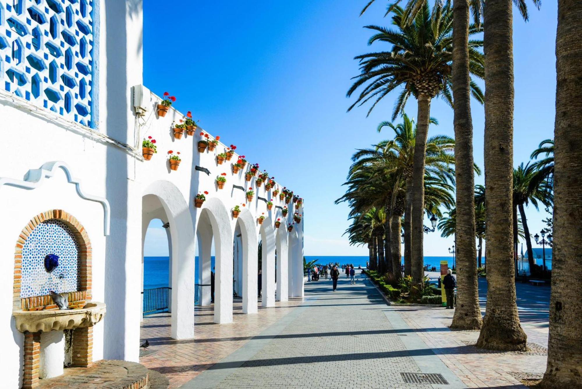 Hostal Montys نيرخا المظهر الخارجي الصورة